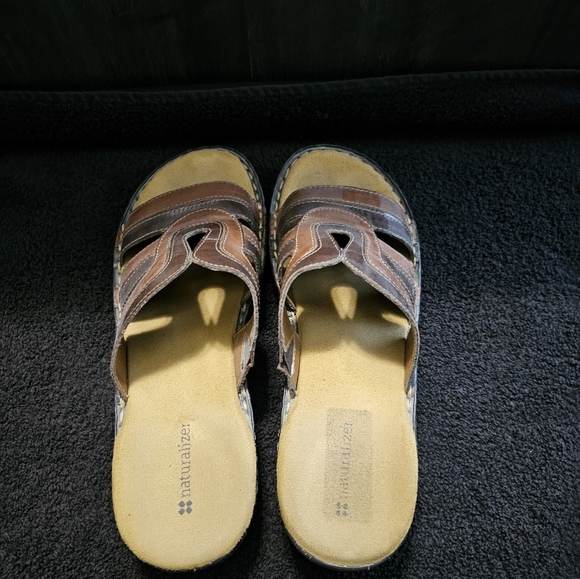 *Naturalizer Sandals* - Picture 2 of 12